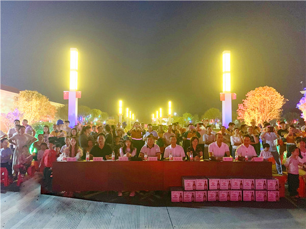 永州紅獅舉辦“壯麗70年，奮斗新時代”國慶晚會暨員工集體生日會