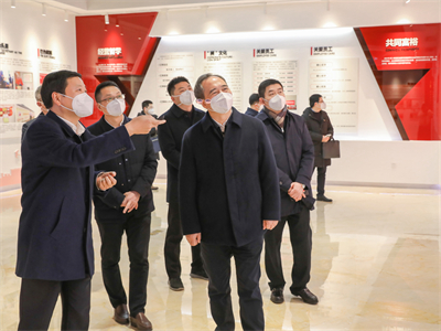 2023年1月，浙江省委常委、組織部長王成來紅獅集團調(diào)研企業(yè)黨建、“未來工廠”、人才建設等工作